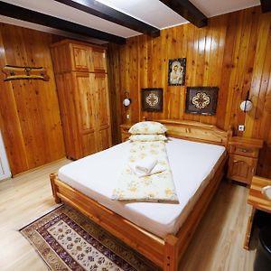 Camera con letto king size